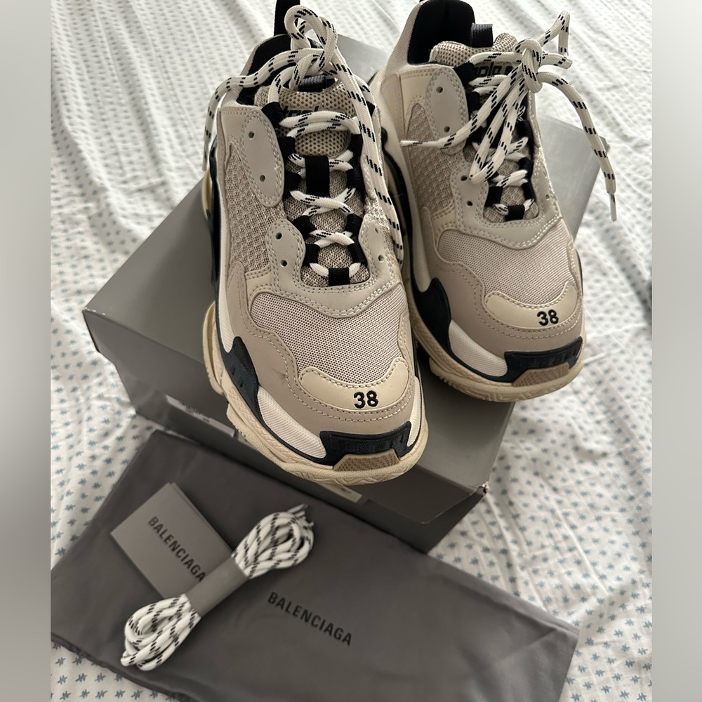 Balenciaga Triple S sneakers size 38/8 women, authentic! Let’s negotiate